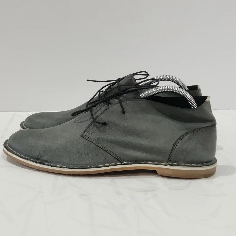 Barney’s New York Men's Gray Leather Low Chukka Boots Size 11 Made in Italy